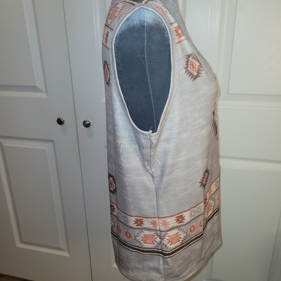 NWOT Aztec Print Ribbed Grey Peach Tank Top - Picture 4 of 7